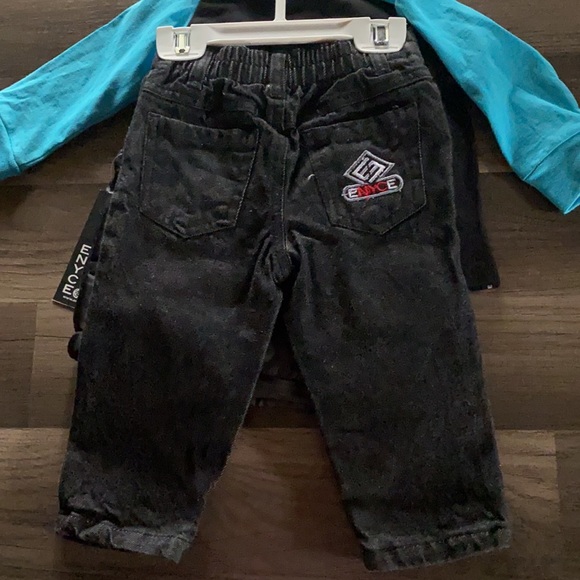 Clothes - Picture 3 of 4